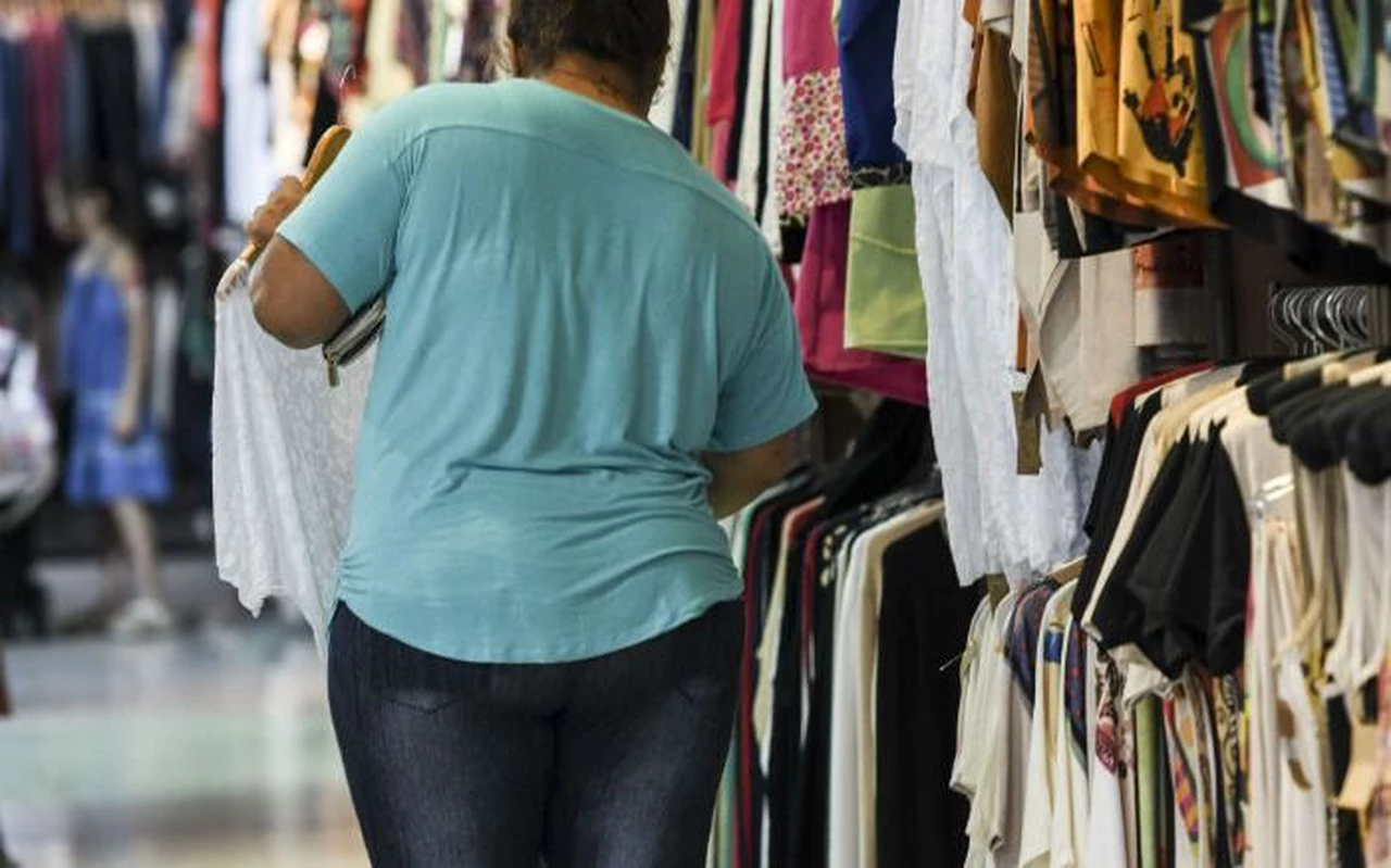 Casi el 70% de las personas no encuentra ropa de su talles en la Argentina