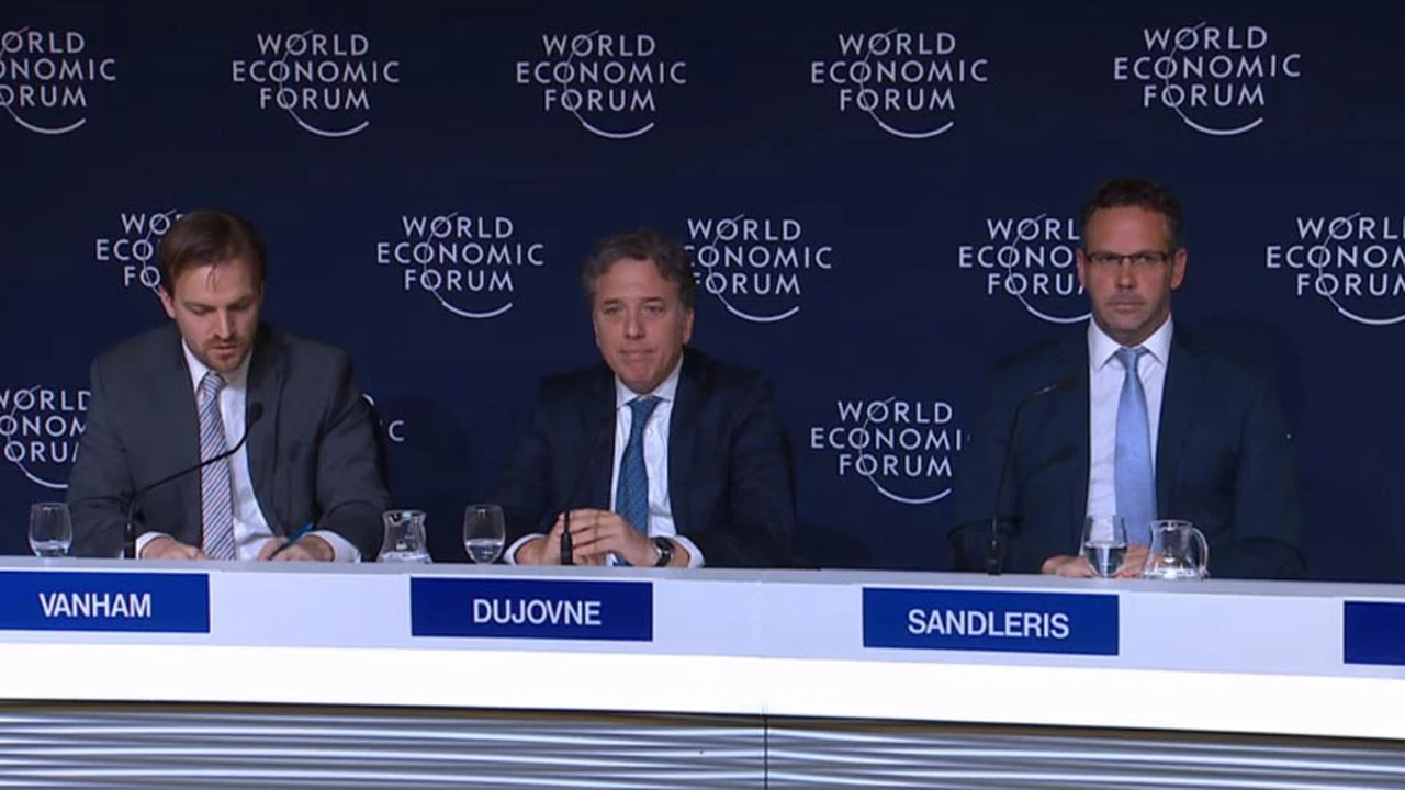 Dujovne, en Davos: "En 2020 la Argentina crecerá y será resultado de la aceleración de las reformas"