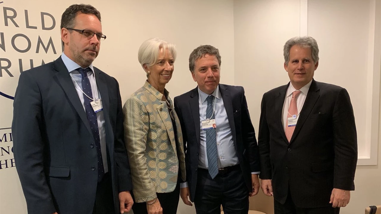 En Davos, la directora del FMI felicitó a Dujovne y Sandleris por la estabilización financiera