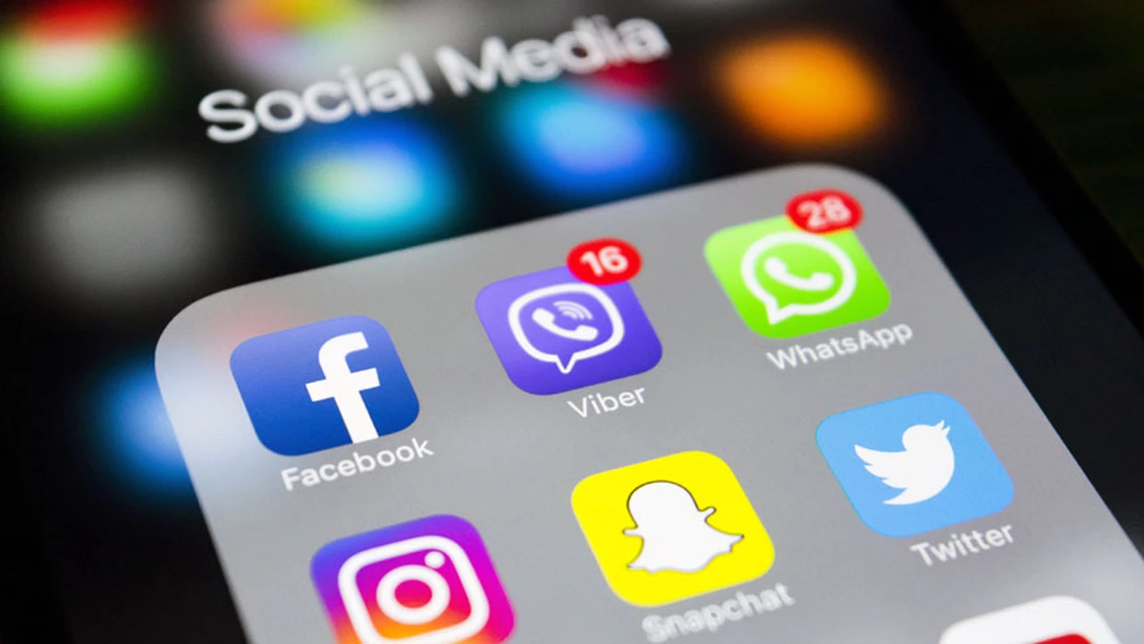 "Inaceptable e inconstitucional": así reaccionó la oposición ante el proyecto regulación de las redes sociales