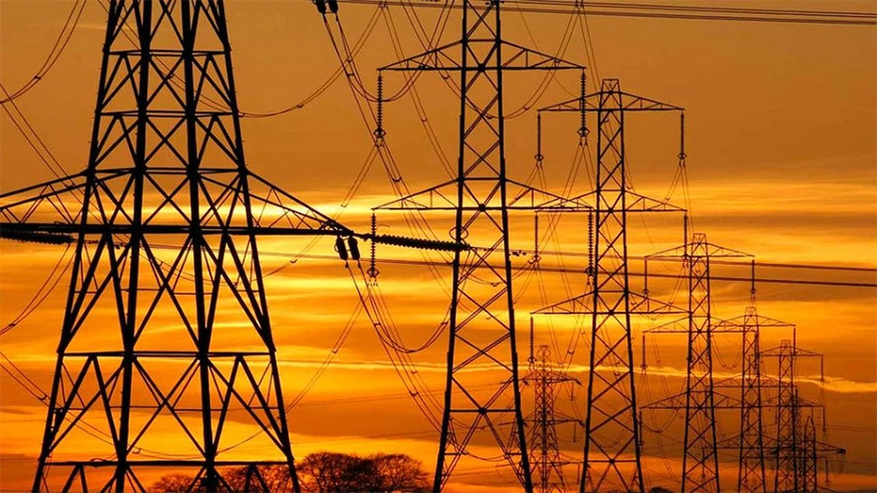El consumo de energía eléctrica cayó 5,6% en febrero y fue el más bajo en cuatro años