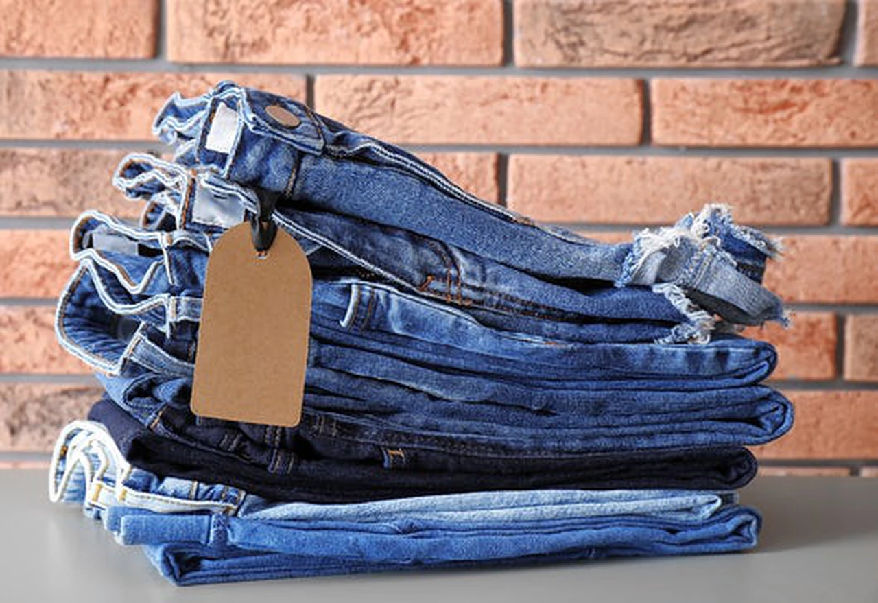 Dos tradicionales marcas de jeans se van de la Argentina