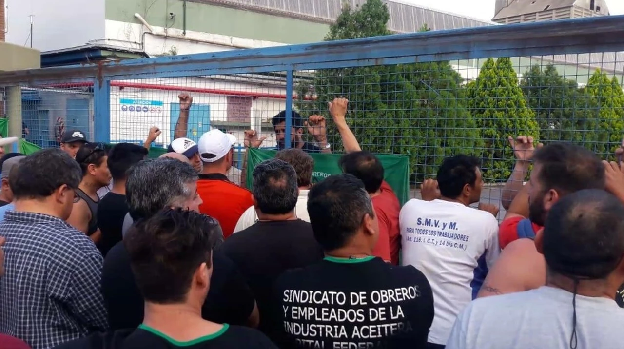 Gremio de aceiteros convoca a un paro nacional por los despidos en la ex Nidera