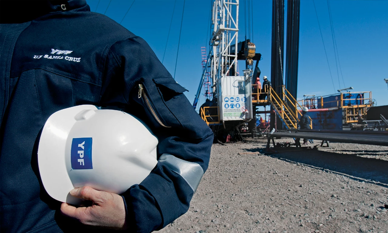 YPF inició la primera exportación de gas licuado desde la Argentina