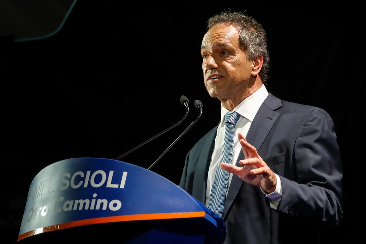 Scioli lanzó su precandidatura y presentó sus diez principales medidas de gobierno