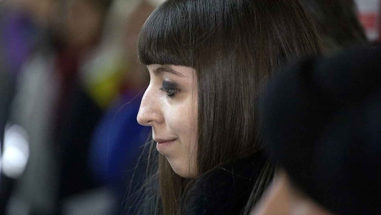 La justicia autorizó una prórroga de solo 15 días para que Florencia Kirchner se quede en Cuba
