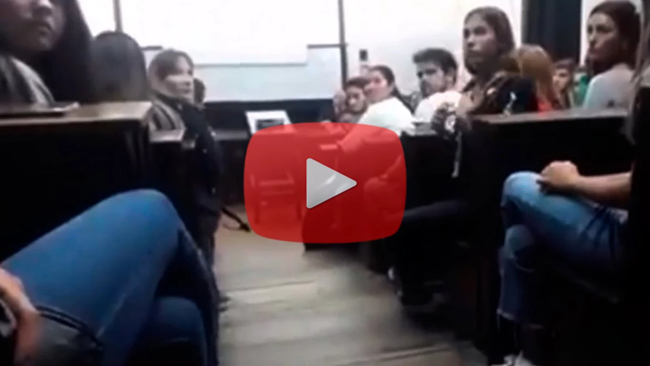 Video: una alumna de la UBA denunció por acoso sexual a su profesor en plena clase