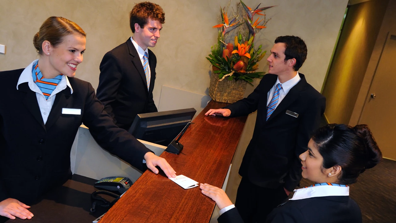 El turismo impulsó la demanda de empleados temporales en hoteles de cuatro y cinco estrellas