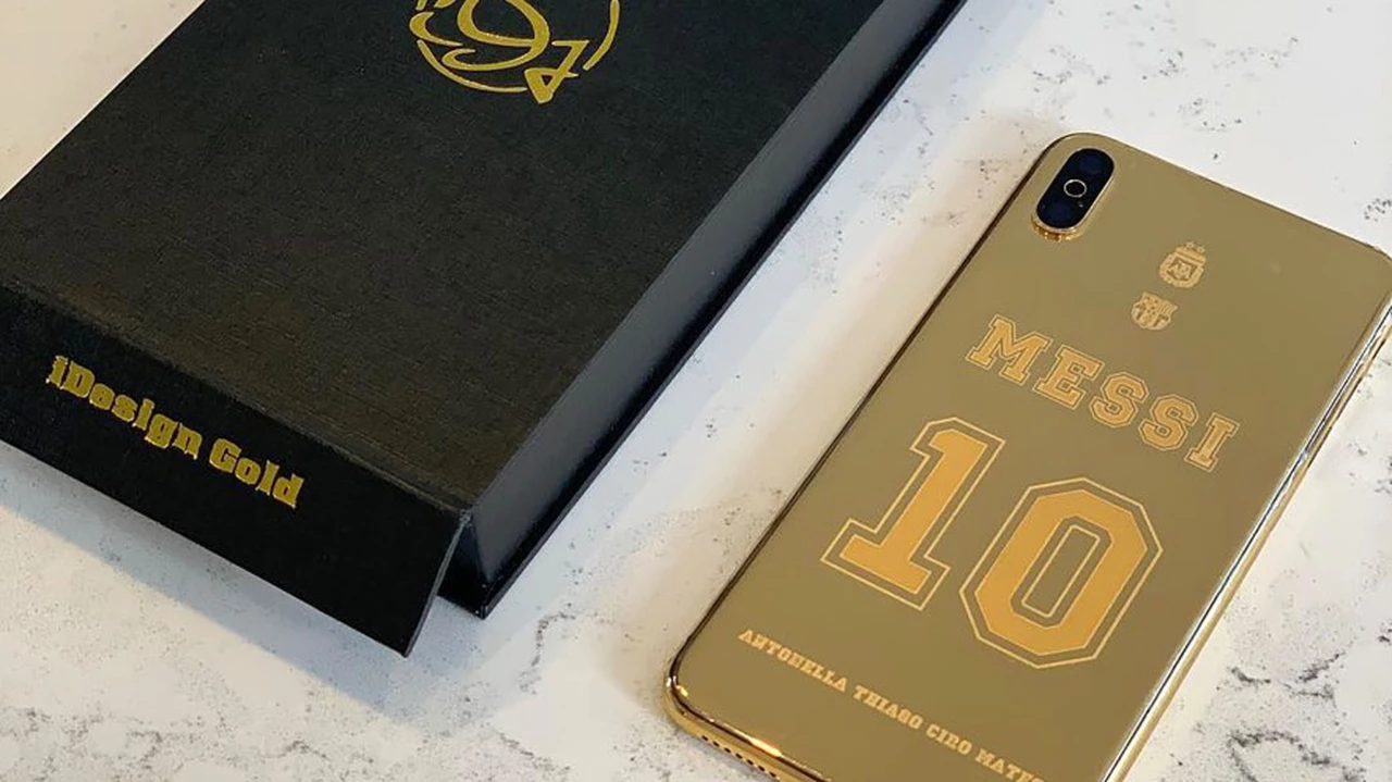 Lionel Messi tiene un iPhone bañado en oro