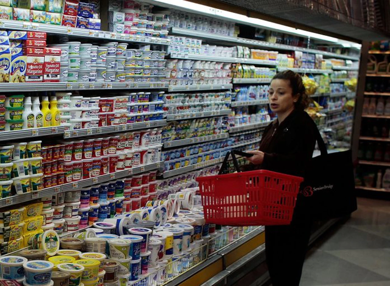 Pese al plan "Precios Esenciales", el consumo cayó 3,6% en mayo en los supermercados