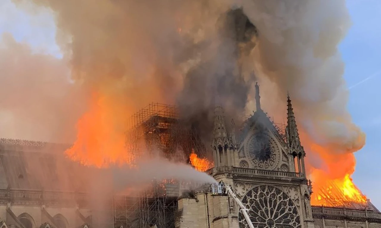 Una periodista argentina logró las últimas imágenes de Notre Dame antes del incendio