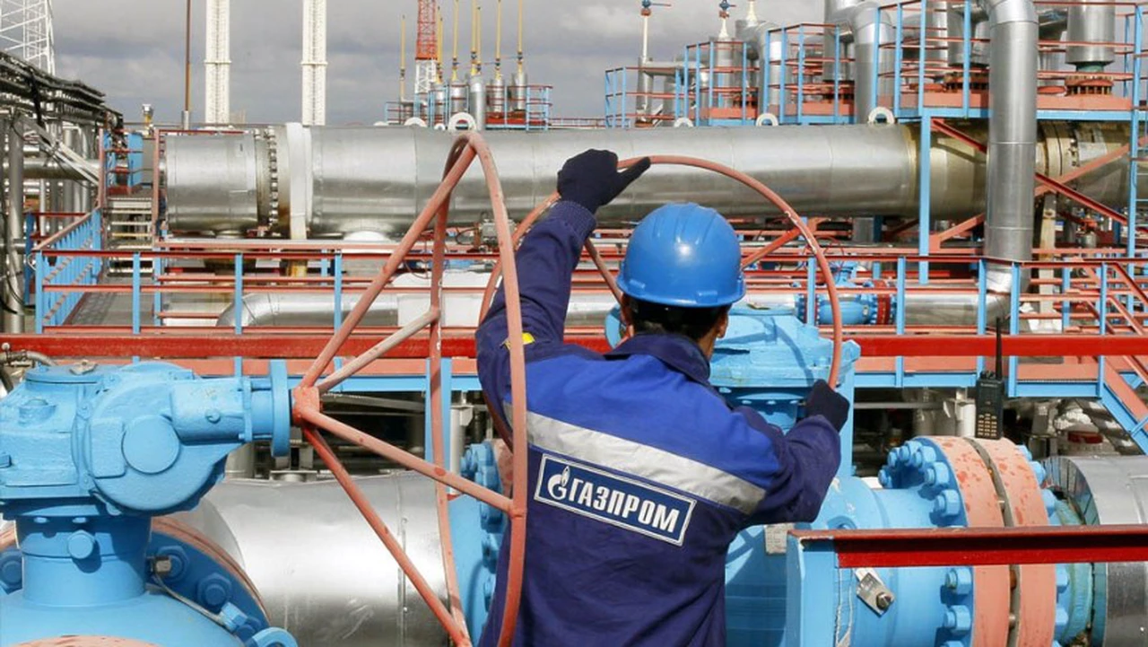 Petrolera rusa Gazprom reiteró su interés en adquirir una participación de YPF en gas no convencional