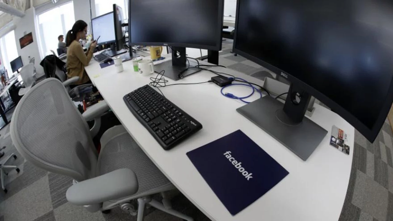 Facebook aumenta los salarios de sus empleados que revisan contenido