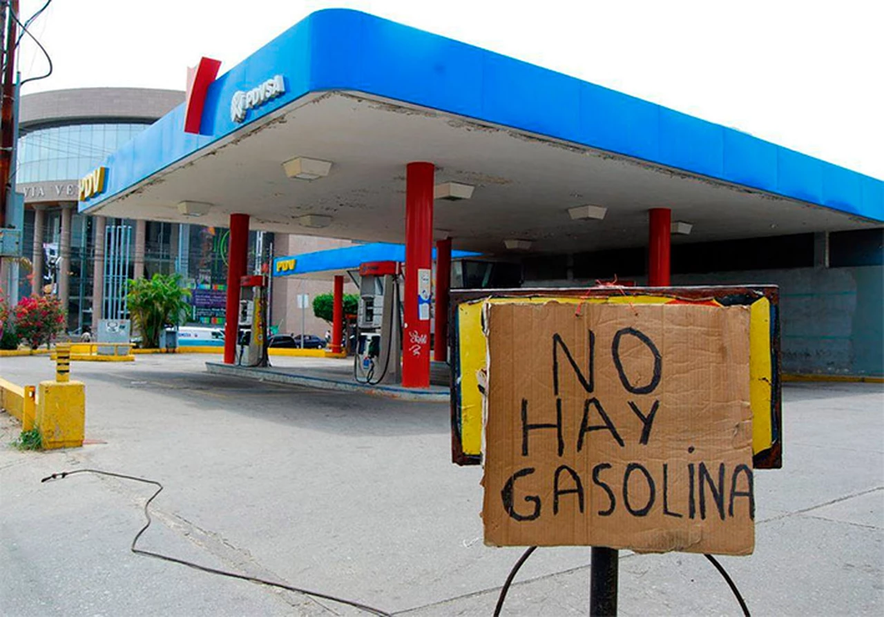 En medio de la gran crisis que vive, Venezuela podría quedarse además sin combustible