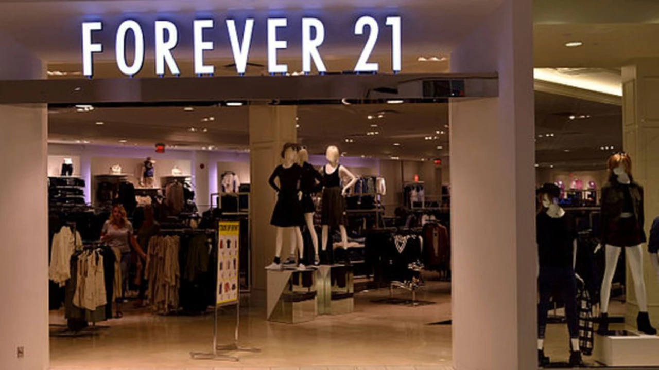 Bancarrota de Forever 21: ¿dónde cerrarán las tiendas de la cadena de moda juvenil?