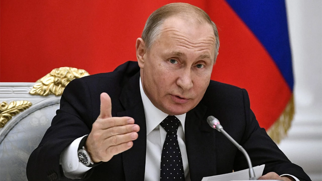 Luego de varios meses de mantenerlo en secreto, Putin reveló qué vacuna se aplicó