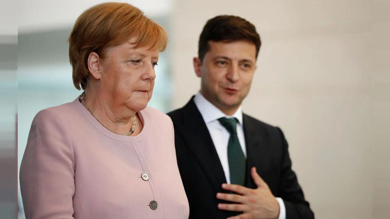 Video: el temblor incontrolable de Angela Merkel despertó preocupación en Alemania