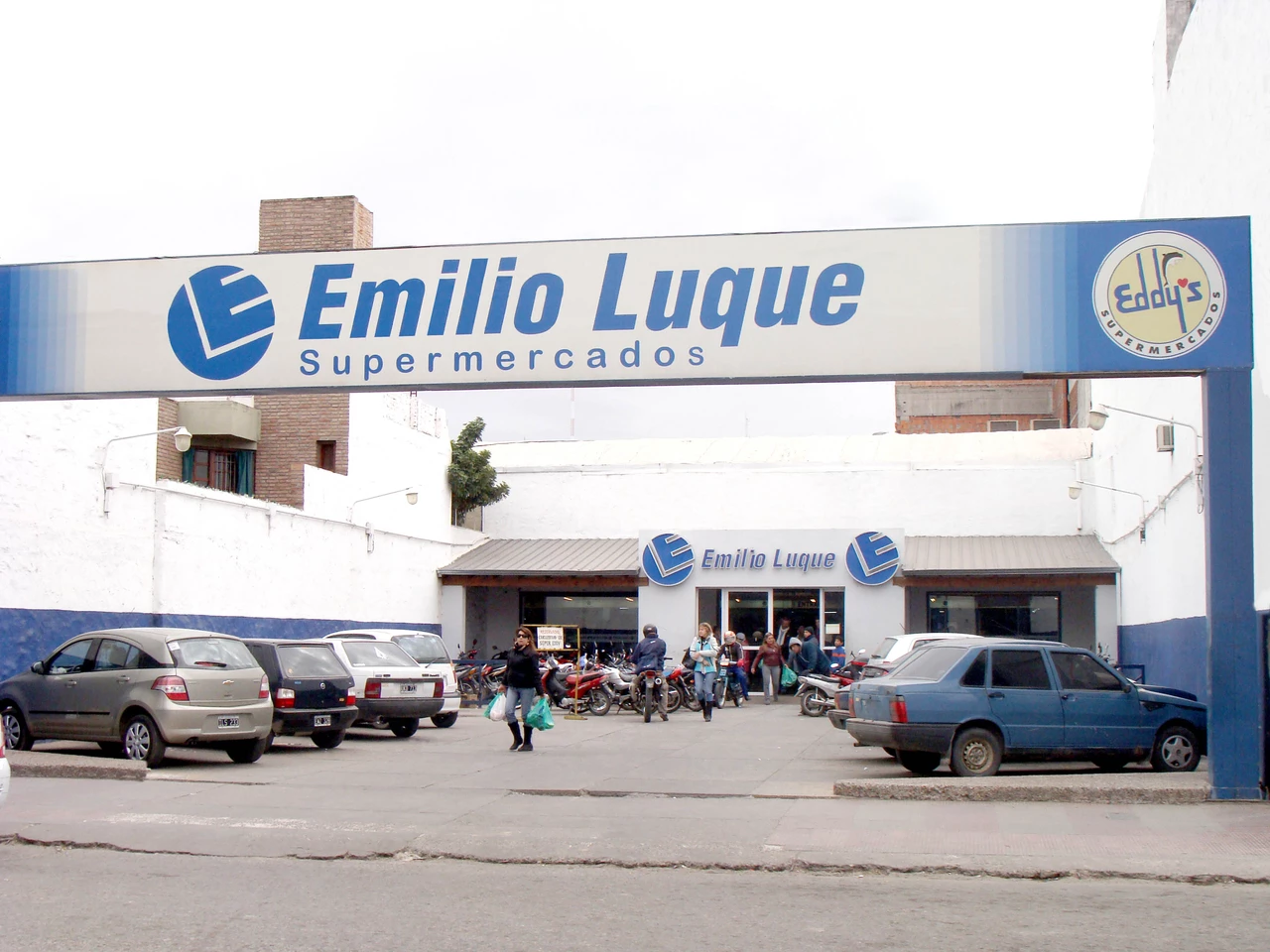 La cadena de supermercados Luque cierra y despide a 1.200 trabajadores
