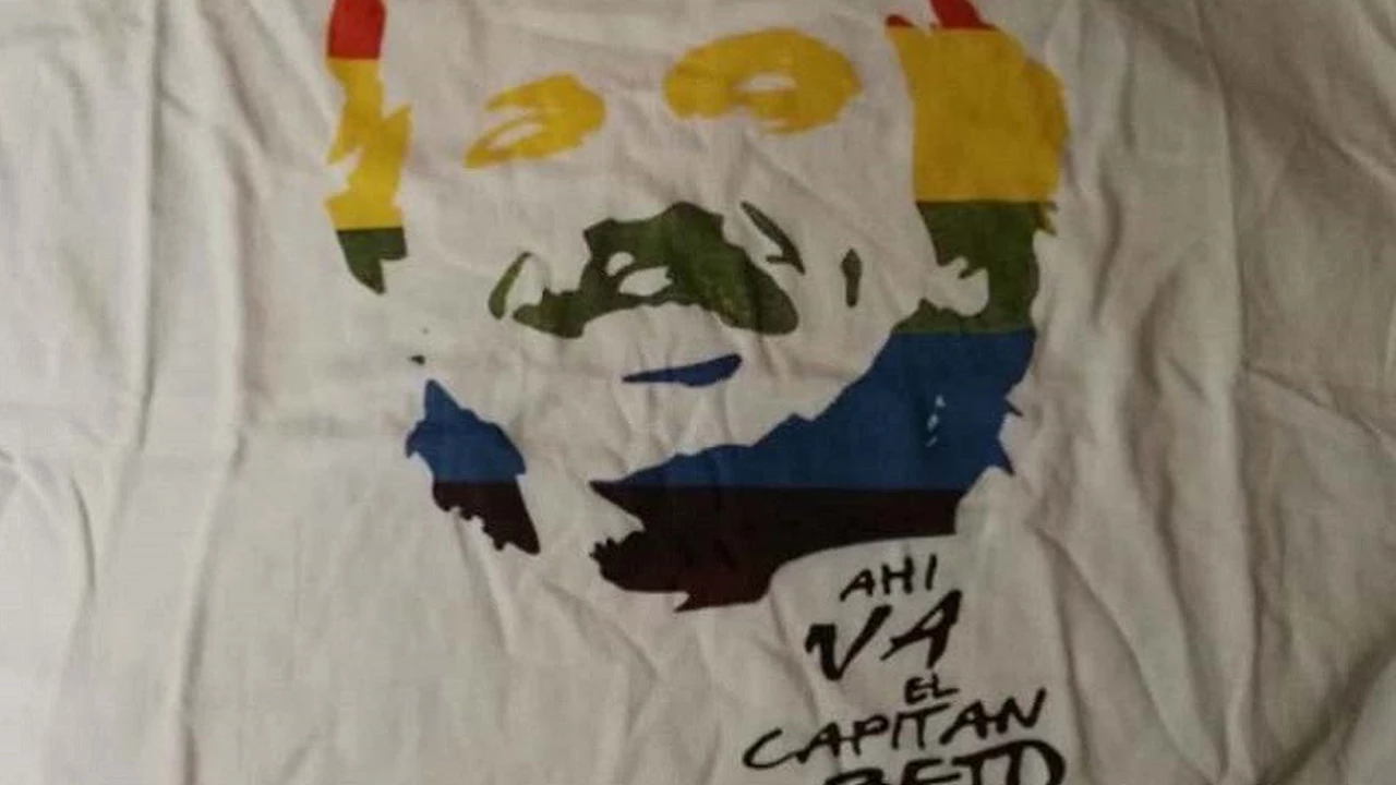 Alberto Fernández tiene su remera de campaña de "El capitán Beto"