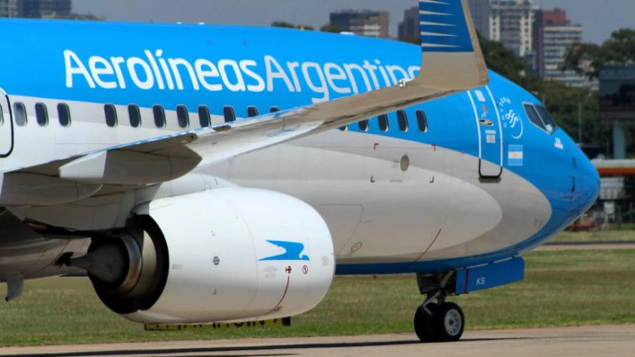 Aerolíneas Argentinas podrá contratar extranjeros para reparar aviones
