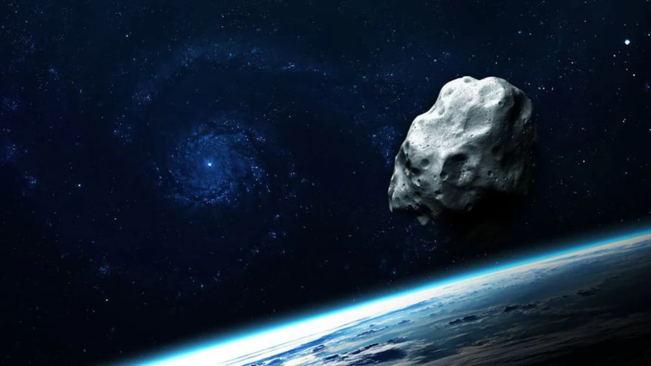 Un asteroide del tamaño de tres campos de fútbol se aproxima este jueves a la Tierra
