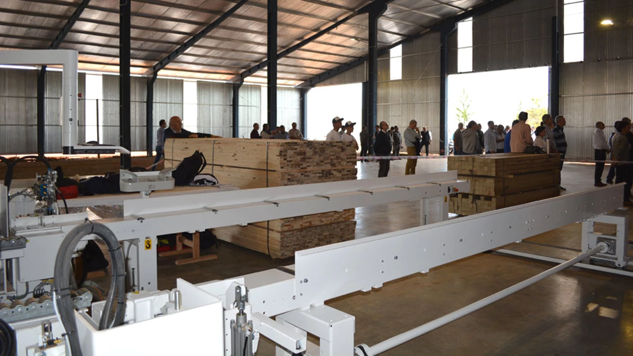 Se inauguró en Misiones la fábrica de viviendas de madera industrializada más importante de Sudamérica