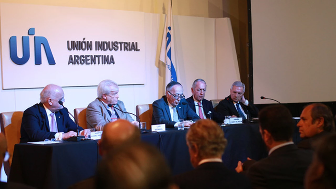 La UIA reclama una reforma tributaria para los industriales