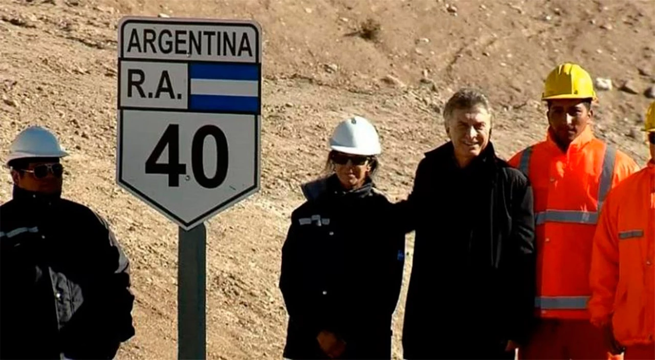 Macri, al inaugurar un tramo de ruta en Mendoza: "Estamos listos para crecer los próximos 20 años"