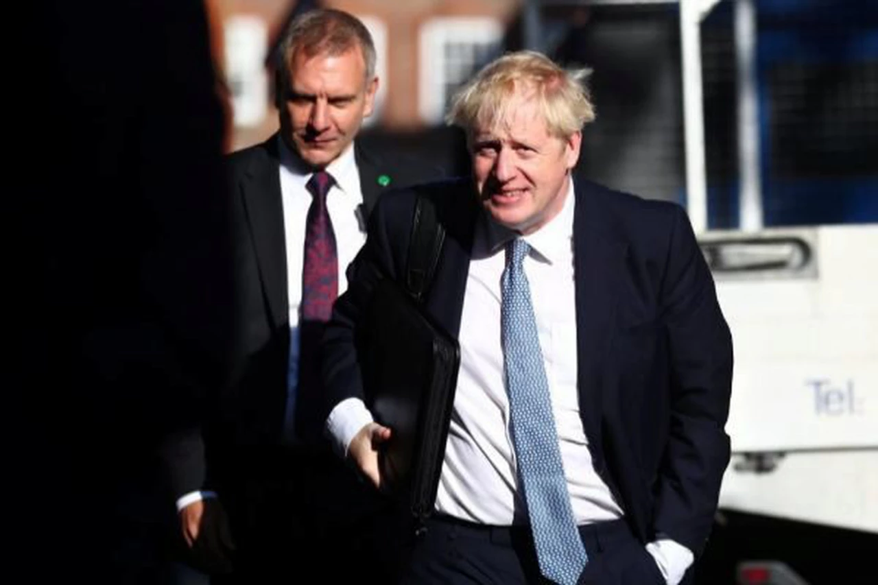 Alerta en el Reino Unido: internaron por coronavirus al primer ministro, Boris Johnson