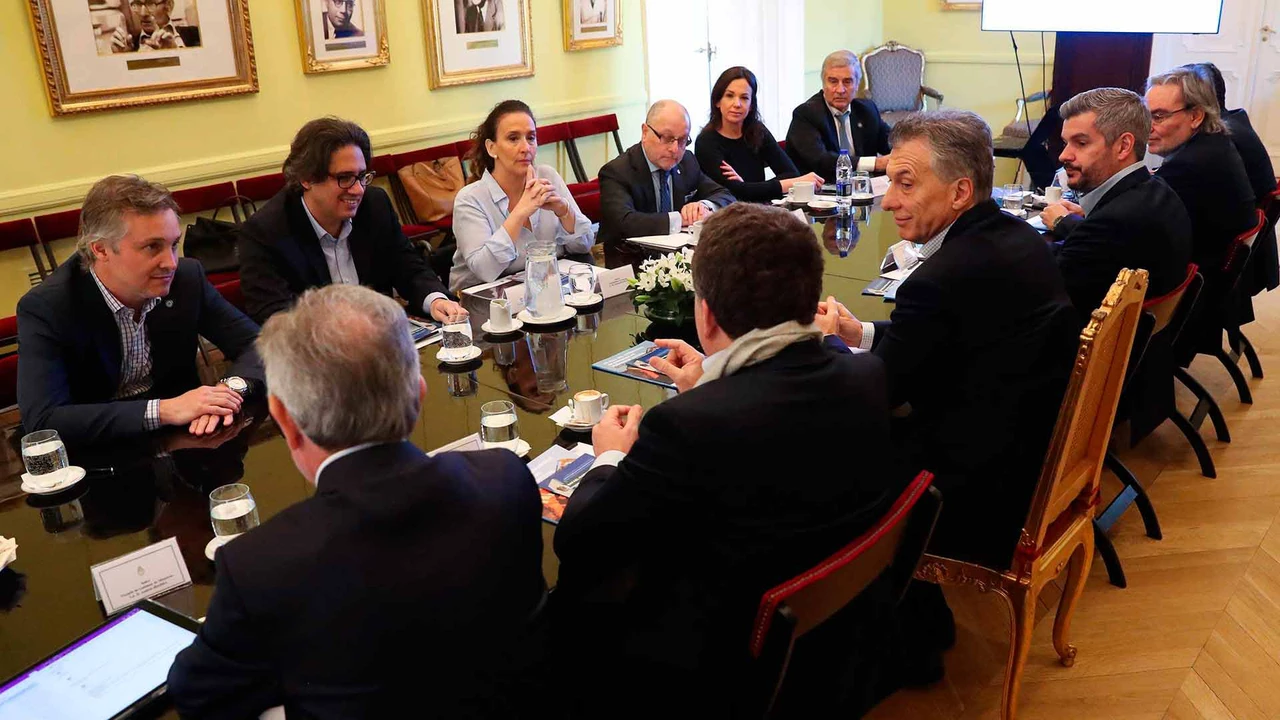 Un informe destaca que el Gobierno de Macri tiene uno de los gabinetes más grandes desde 1983