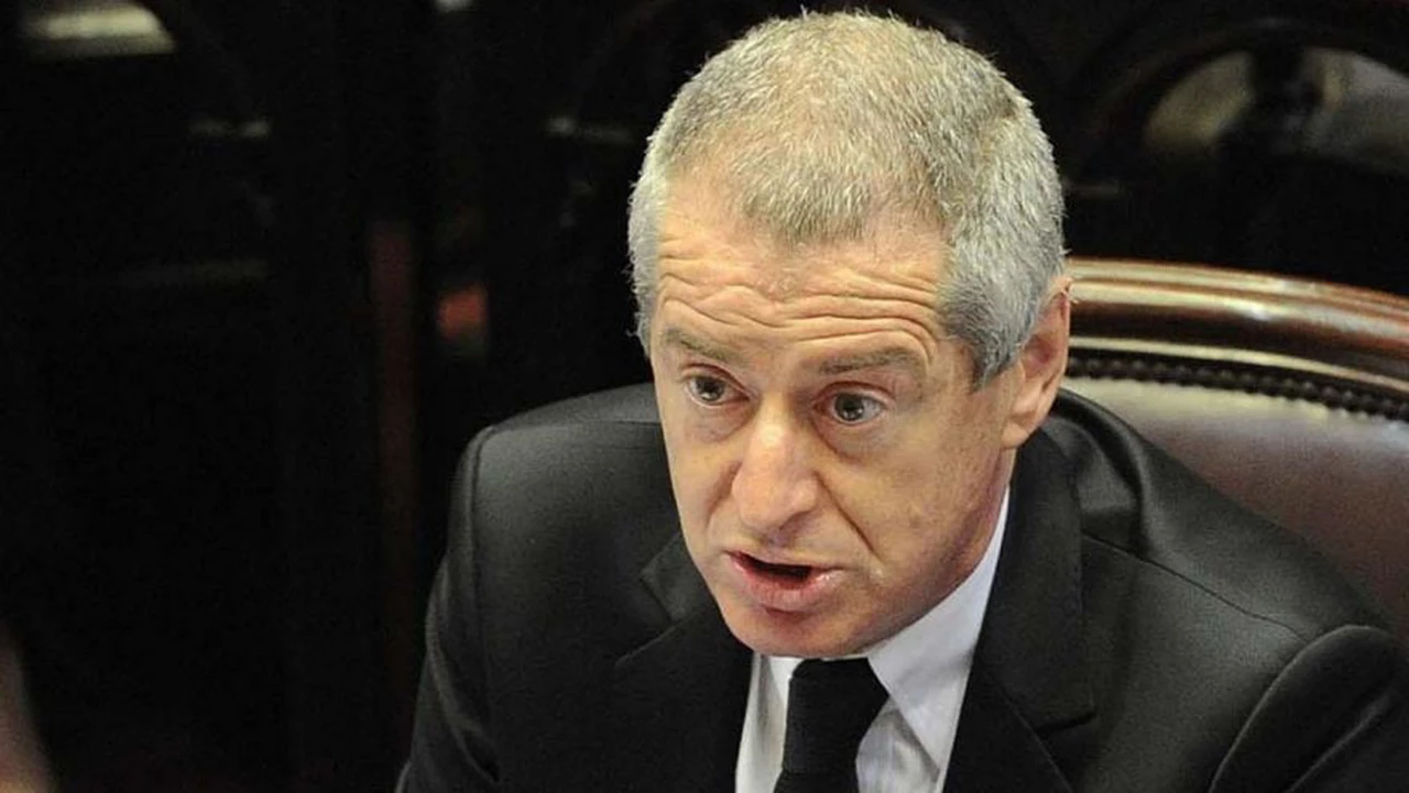 El PJ denuncia que el oficialismo ofrece "bono" de $5.000 a fiscales de mesas en las que gane Macri