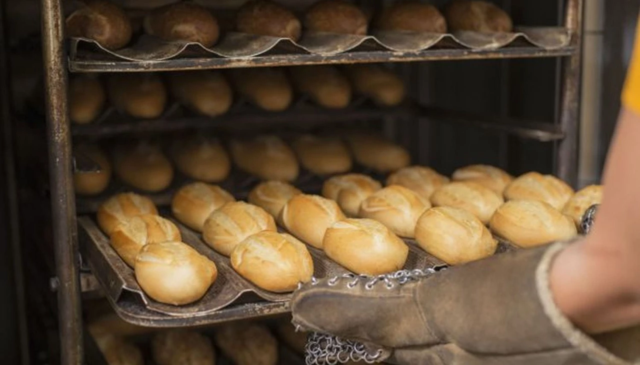 Sube 22% la harina y avisan que el kilo de pan costará arriba de $120