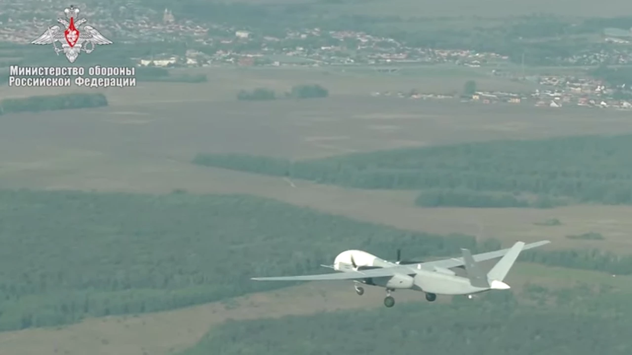 Video: el histórico vuelo del Altius U, el avión ruso que no lleva tripulación