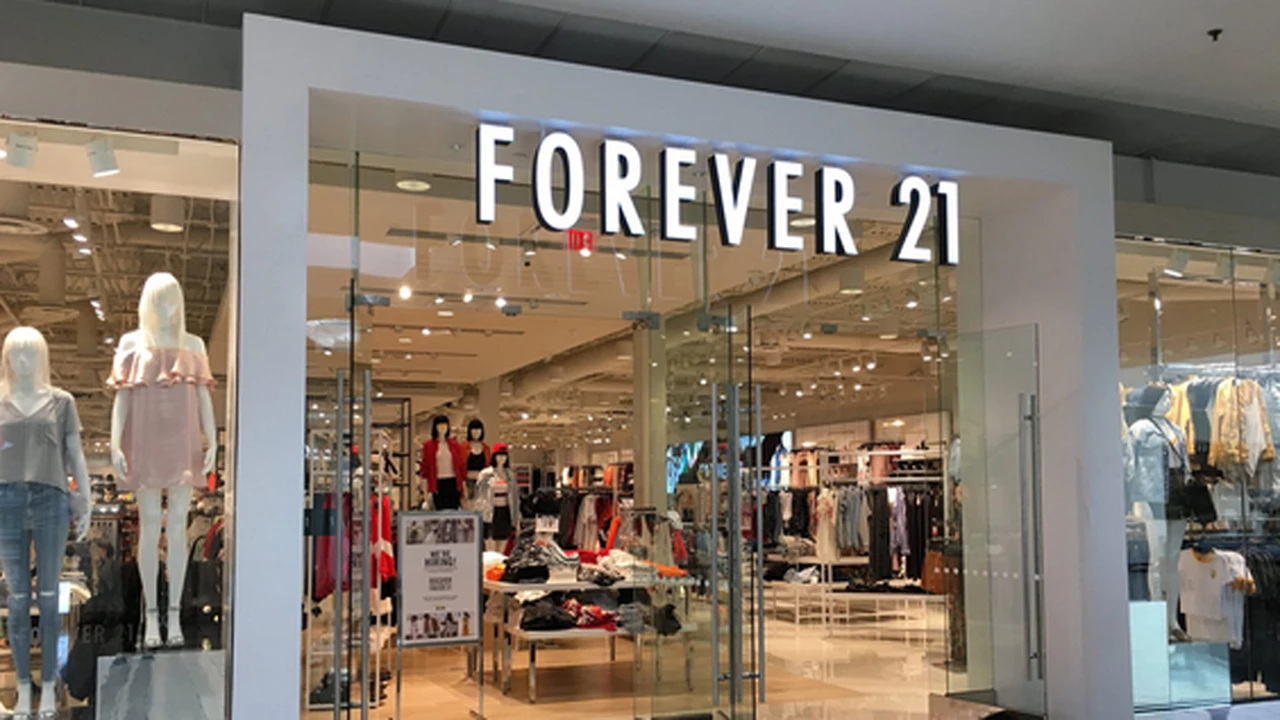 El imperio de la moda cada vez más cerca de la quiebra: Forever 21 cerrará más de 100 tiendas