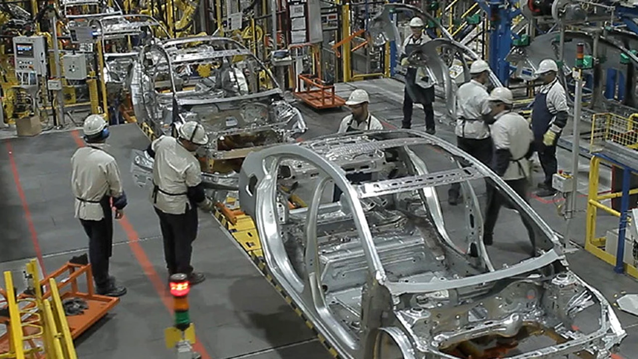 La crisis argentina repercute en la industria de Brasil: cayó la fabricación de autos
