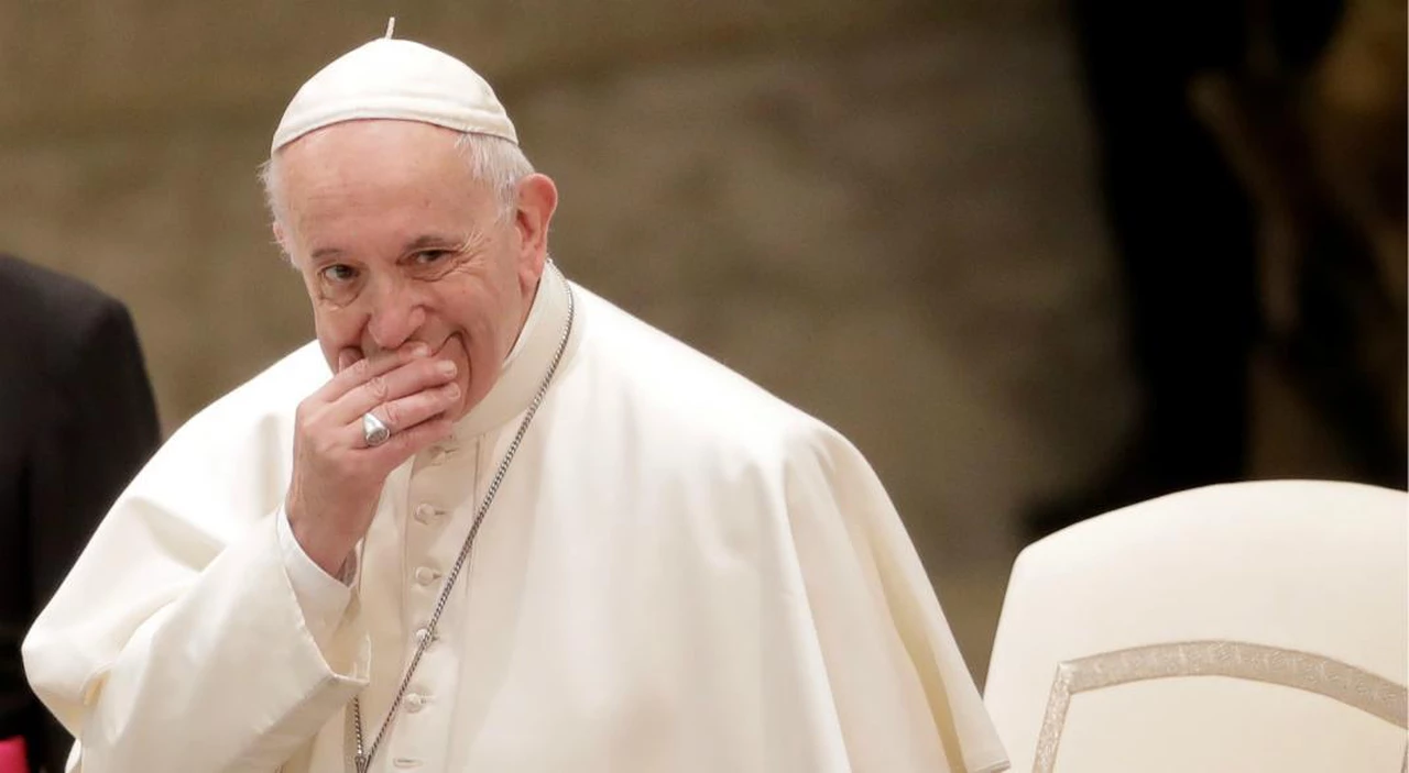 El Papa Francisco se quedó encerrado en un ascensor y tuvo que ser rescatado por los bomberos