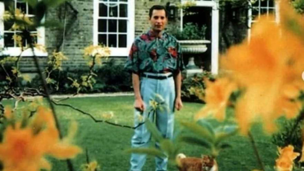 Publicaron las últimas fotografías tomadas a Freddie Mercury en su jardín antes de morir