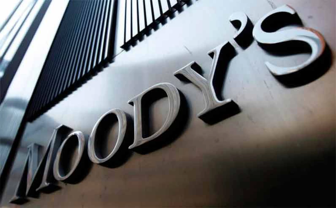 Moody's bajó calificaciones a empresas, provincias, y municipios argentinos