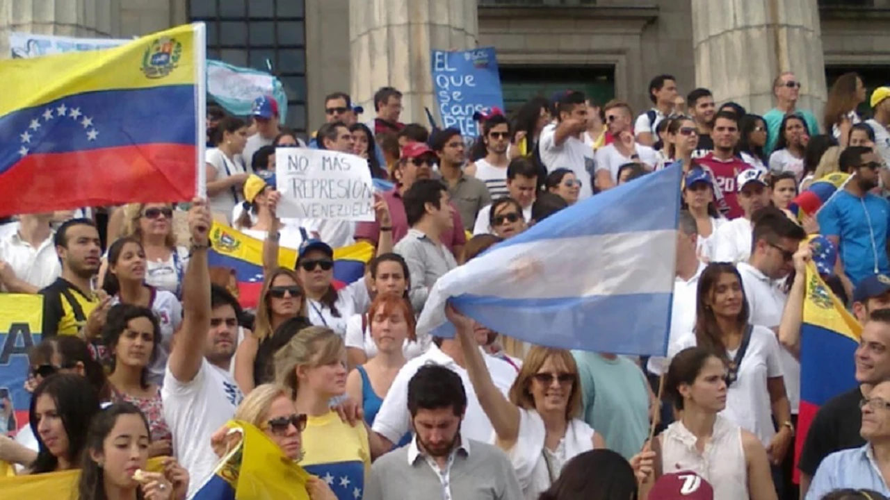 La mitad de los argentinos cree que el país "va a convertirse en Venezuela"
