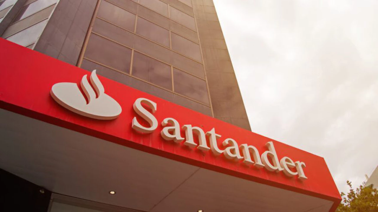 Otro viernes negro para el Santander: cierra 175 oficinas más