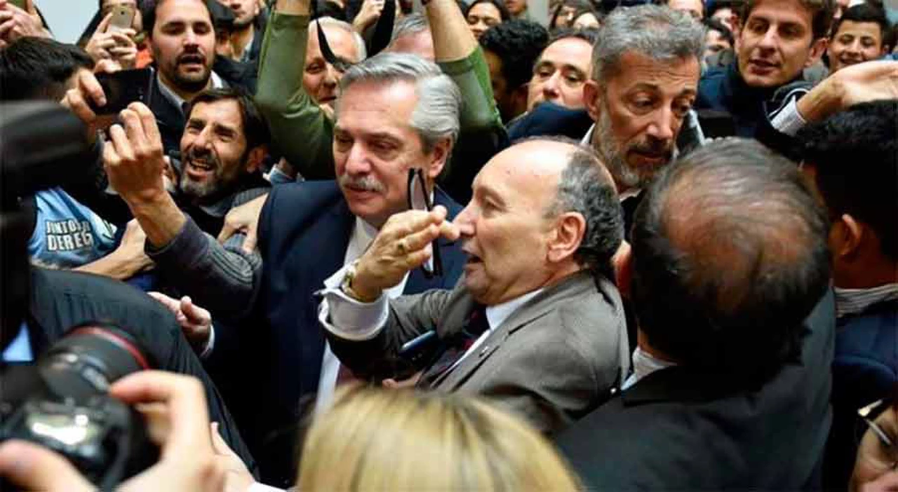 Alberto Fernández propone una "renegociación seria y sensata" de la deuda, como hizo Uruguay