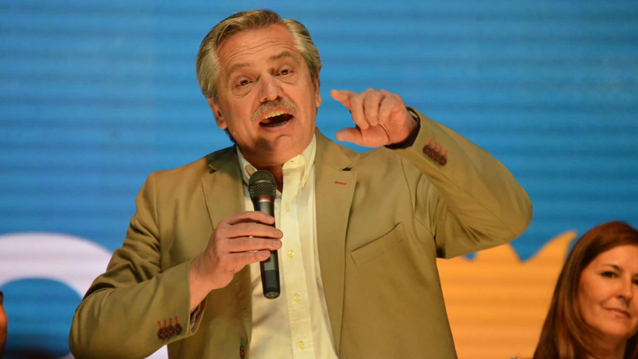 Alberto Fernández explicó el significado de su dedo índice apuntando a Macri en el debate