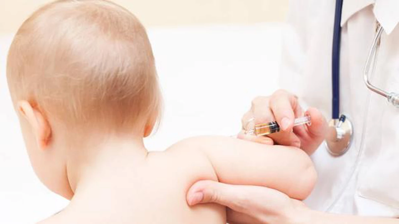 Por más casos de sarampión, ampliaron la vacunación a niños de 6 a 11 meses