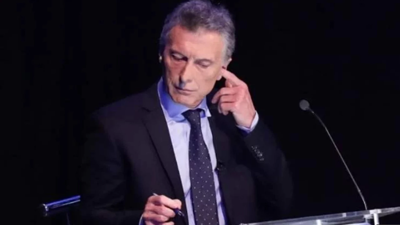 ¿Macri tenía un audífono en el debate?: las imágenes que despertaron las sospechas