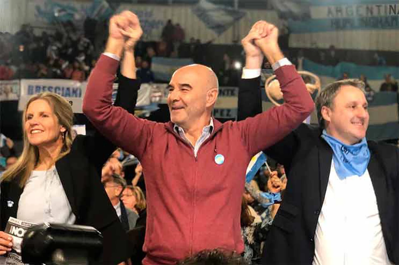 Candidato a gobernador bonaerense de Gómez Centurión llamó a votar por Macri y Vidal