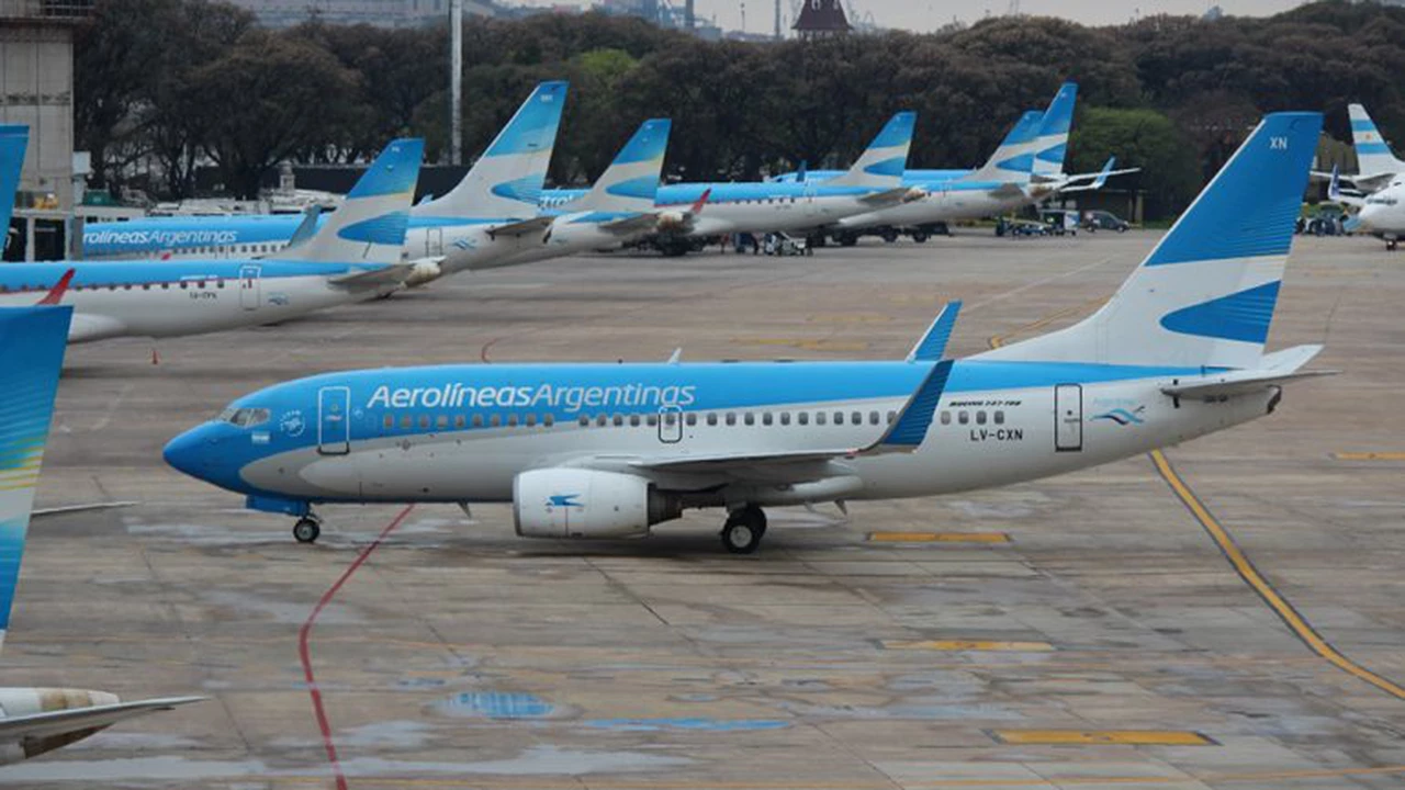 La Cámpora pasa la "escoba" en Aerolíneas: despide a más de 30 gerentes y directores de Cambiemos