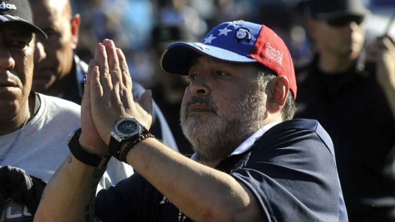 ¿Puede Diego Maradona desheredar legalmente a sus hijas y donar toda su fortuna?