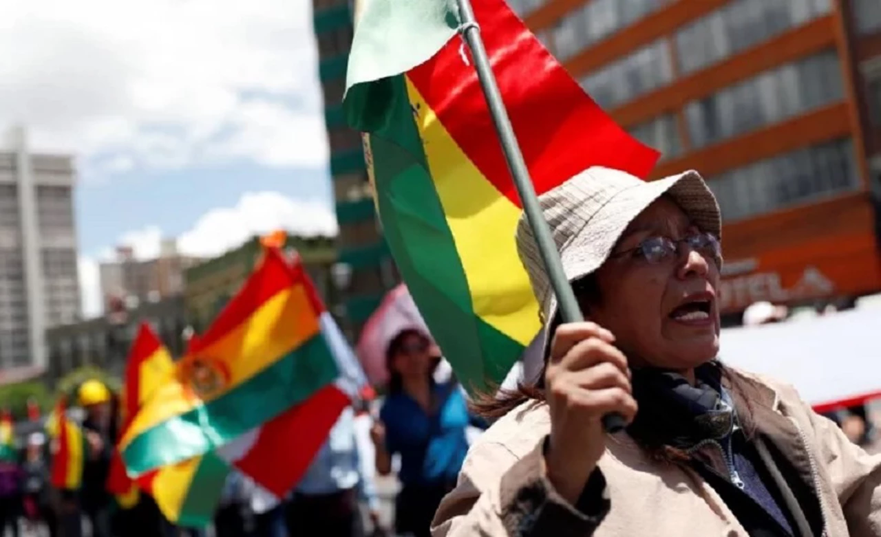 Bolivia avisó que podría suspender o limitar la exportación de gas a la Argentina por la crisis
