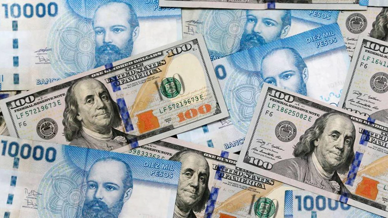 Peso chileno cayó a su mínimo histórico frente al dólar en medio de una crisis social sin freno
