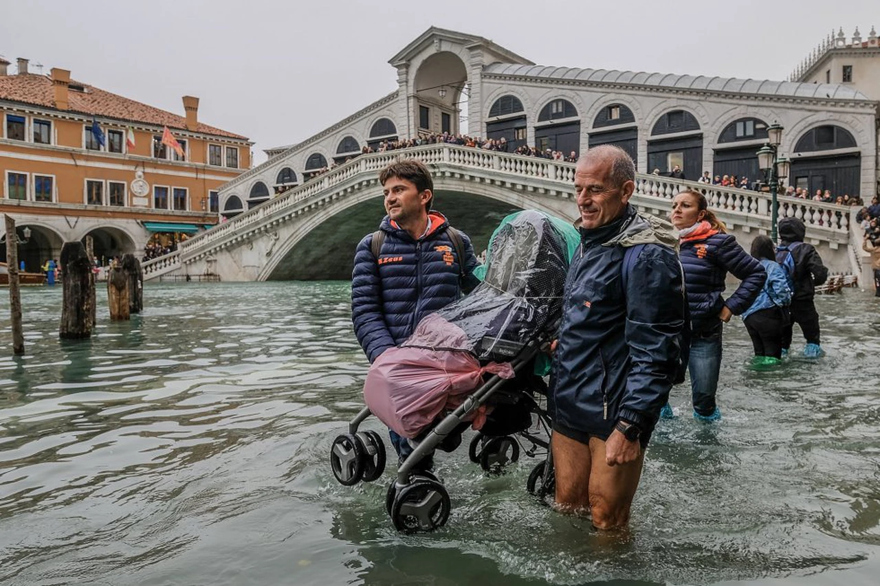 "Apocalíptico ": dos muertos y más del 80% de Venecia bajo agua por la histórica Acqua Alta